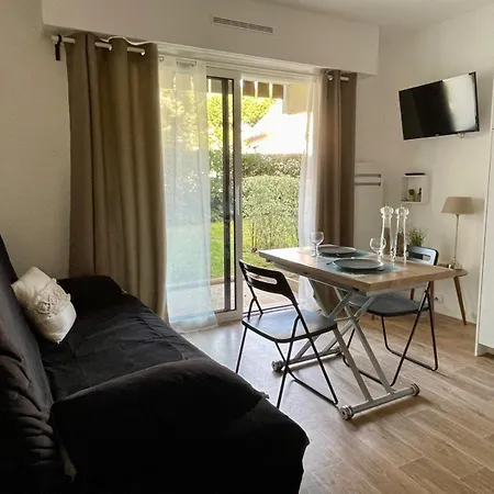 T2 Avec Terrasse Proche De La De Dans Le Quartier Du Parc