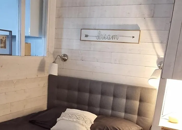 T2 Avec Terrasse Proche De La De Dans Le Quartier Du Parc