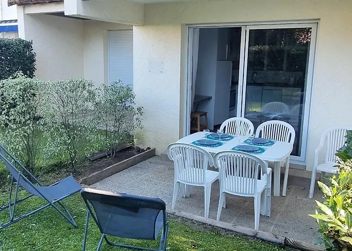 T2 Avec Terrasse Proche De La De Dans Le Quartier Du Parc Apartment