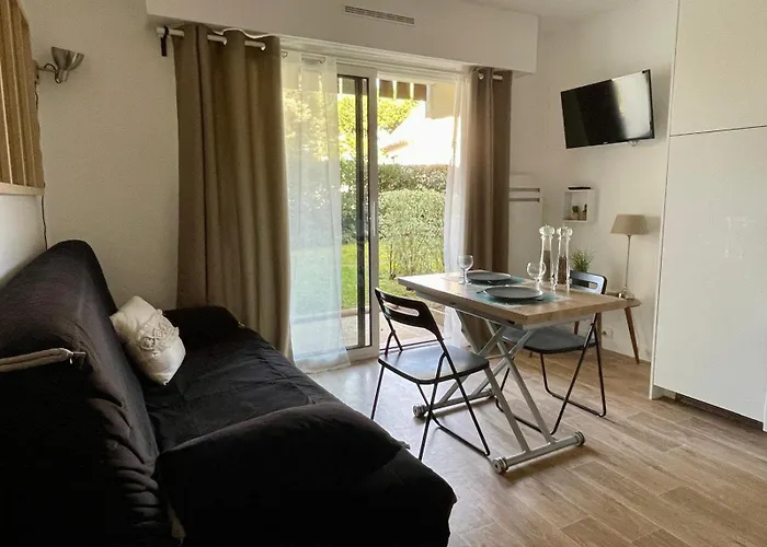 T2 Avec Terrasse Proche De La De Dans Le Quartier Du Parc