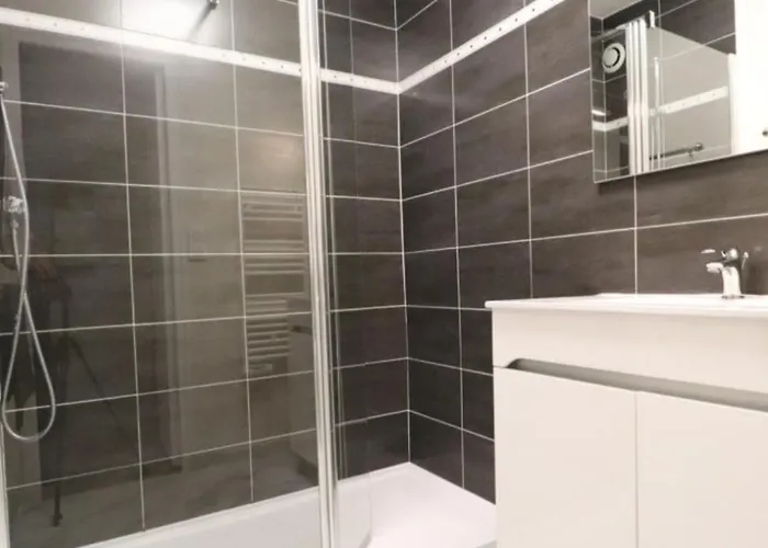 T2 Avec Terrasse Proche De La De Dans Le Quartier Du Parc Apartament